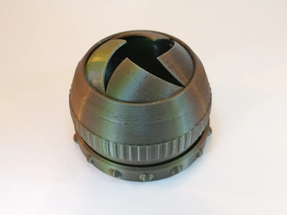 Locking Iris Box (designer photo)