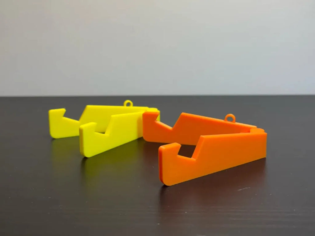 Foldable Phone Stand Keychain (designer photo)