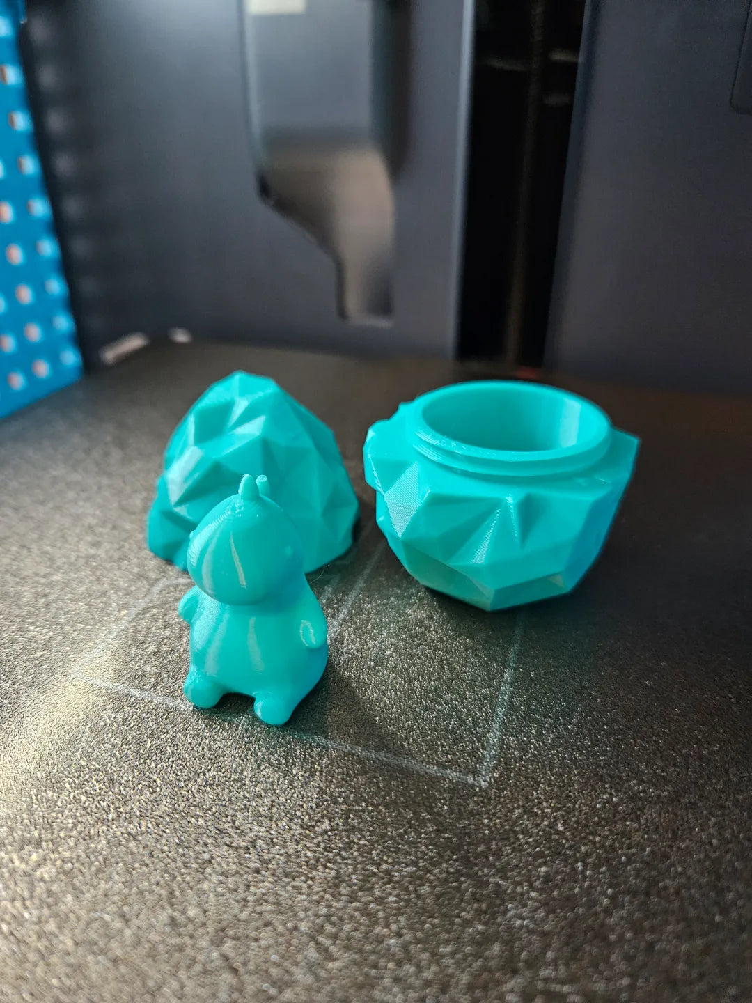 Dinosaur Egg with Baby Dino (designer photo)