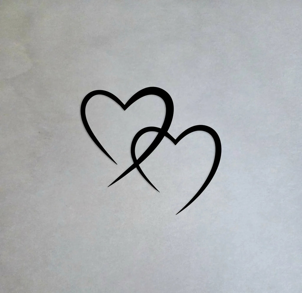 Interlocking Hearts Wall Decor (designer photo)