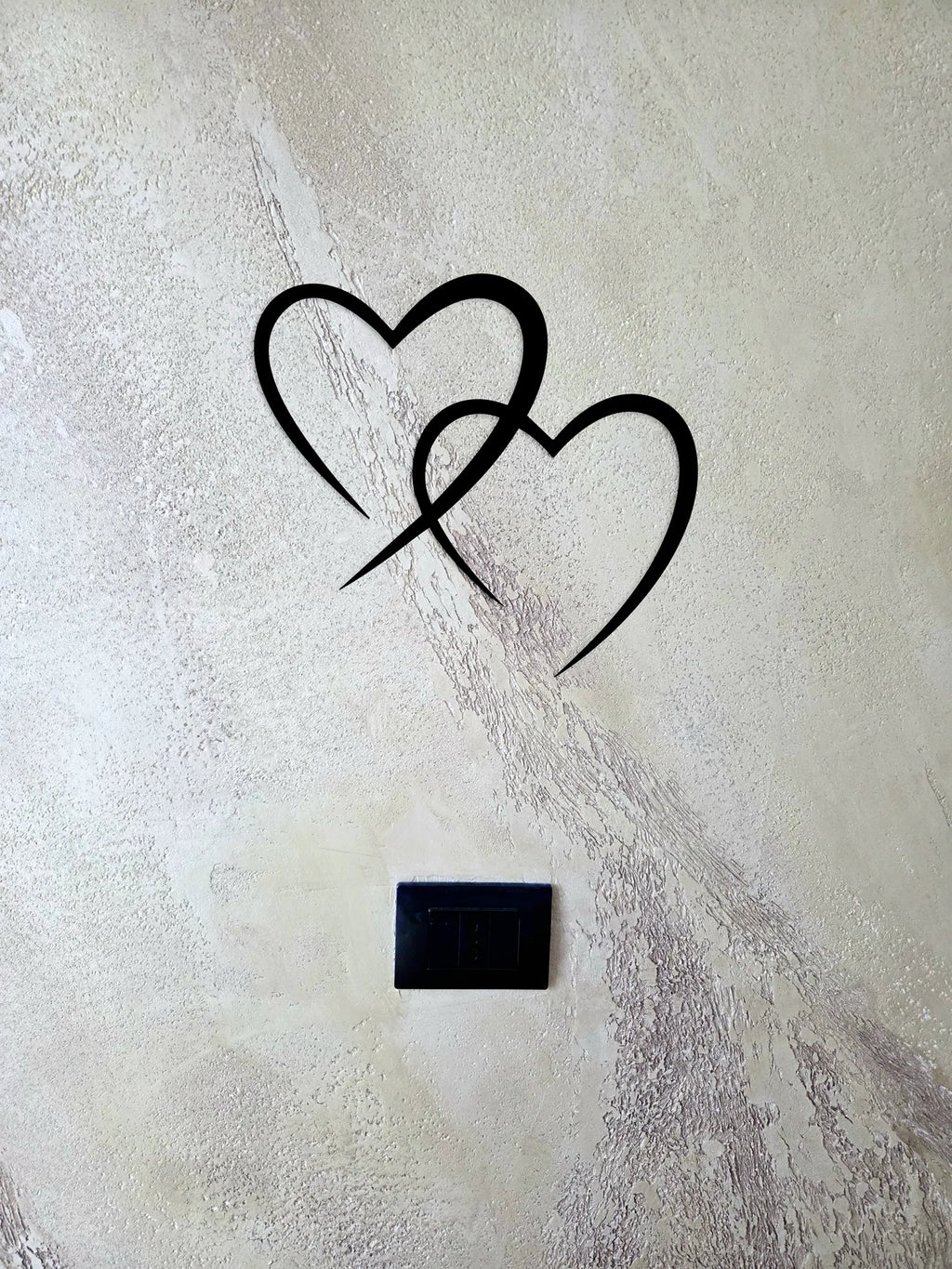 Interlocking Hearts Wall Decor (designer photo)