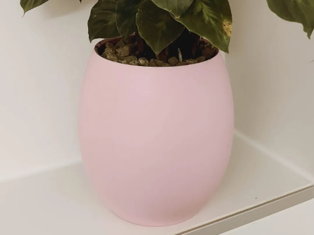 Minimalist Round Planter (designer photo)
