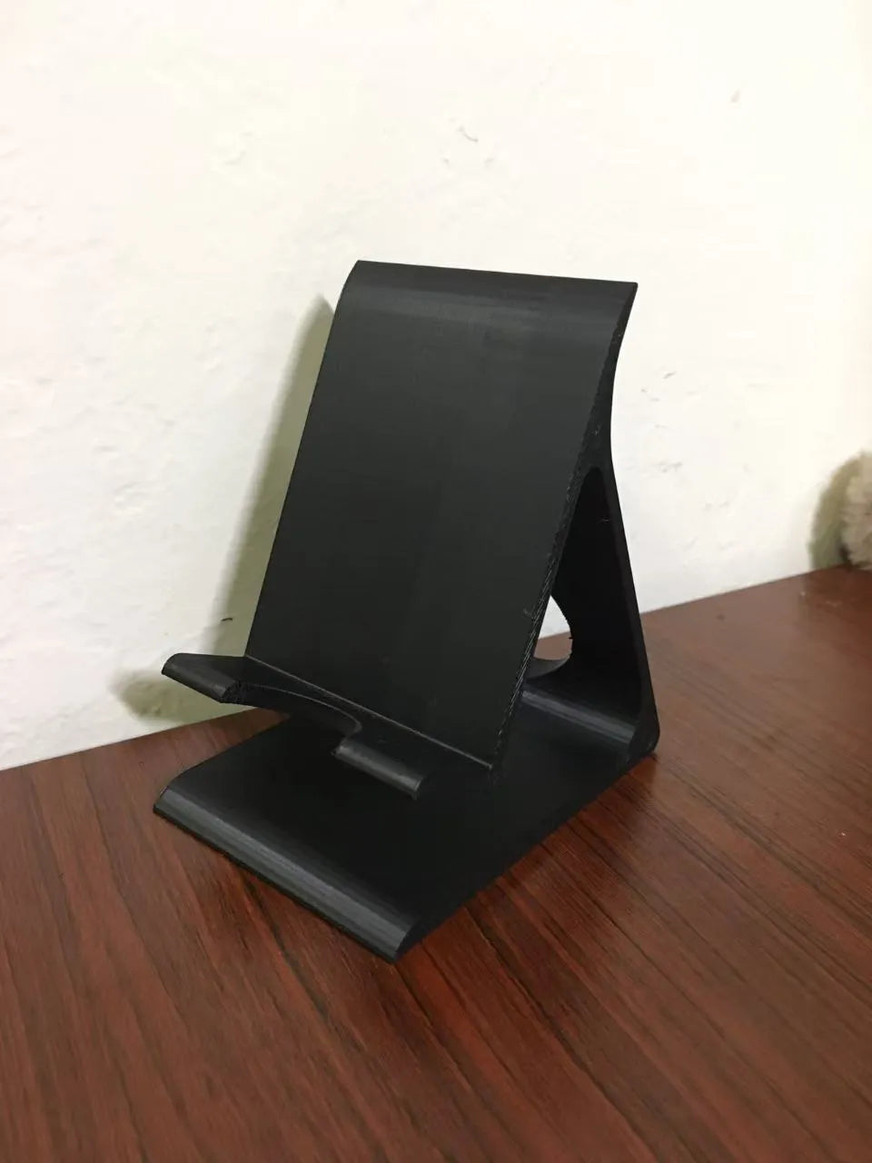 Minimalist Phone Stand (designer photo)