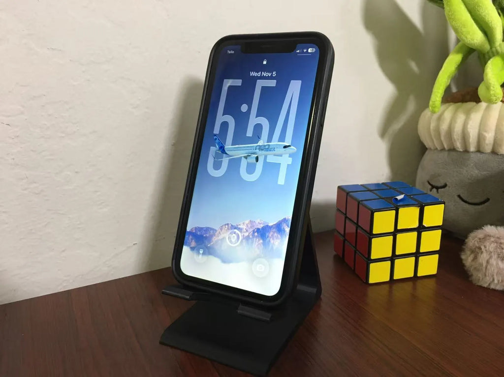 Minimalist Phone Stand (designer photo)