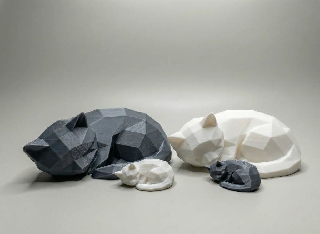 Low-Poly Sleeping Cat (designer photo)