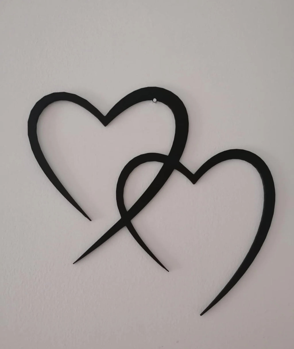 Interlocking Hearts Wall Decor (designer photo)