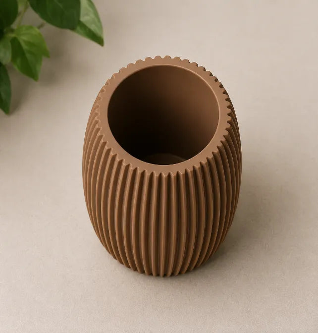 Modern Ribbed Pen Holder (designer photo)