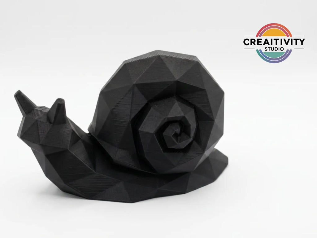Low-Poly Snail "Nestor" (designer photo)