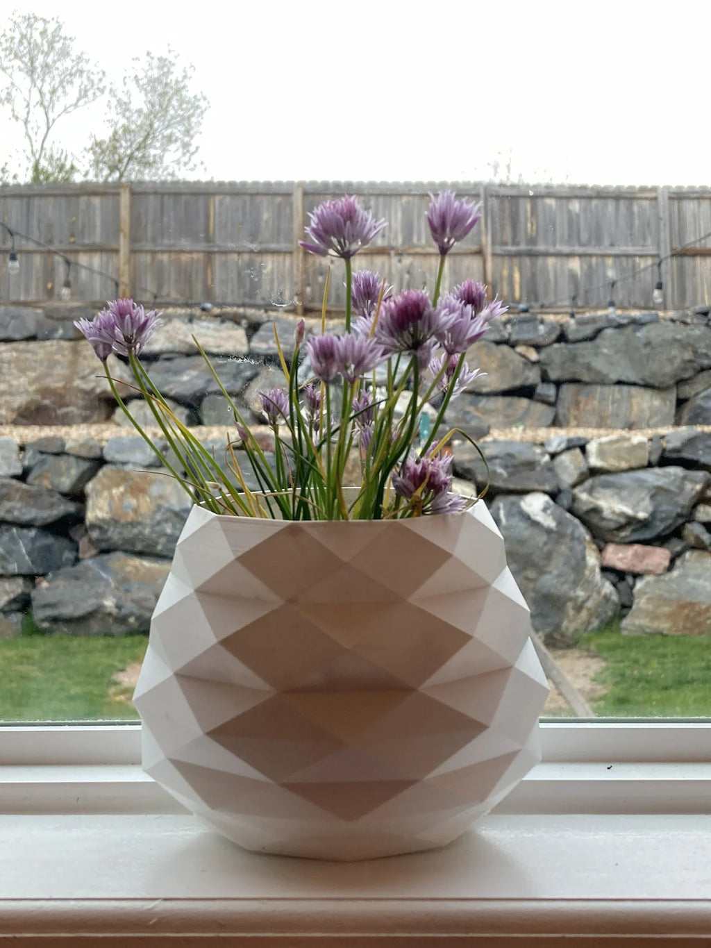 Low-Poly Vase (designer photo)